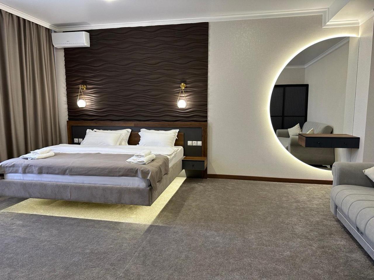 Grand Way Hotel タラズ エクステリア 写真
